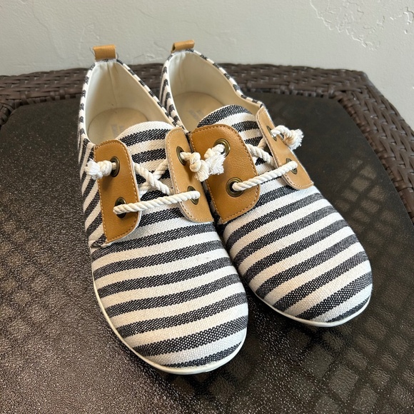 Ross Hommerson Calypso Unisex Slip on Black Stripe Shoes Size 13M/12 - Picture 1 of 9